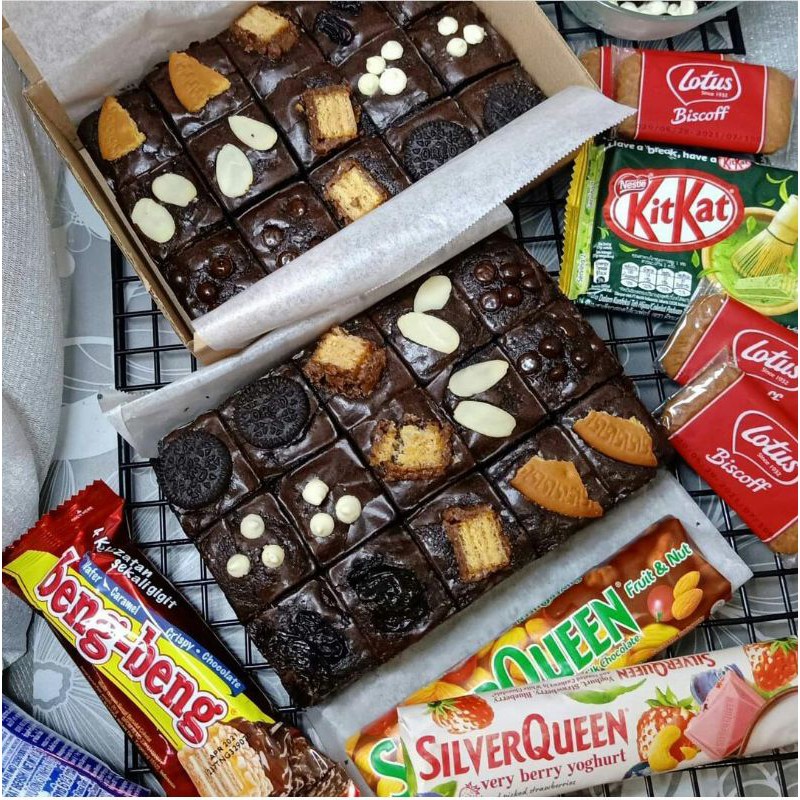 

brownies panggang original mix topping