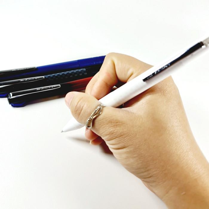 

Pulpen | Uni Jetstream 3 Color Ballpoint Pen 0,5Mm