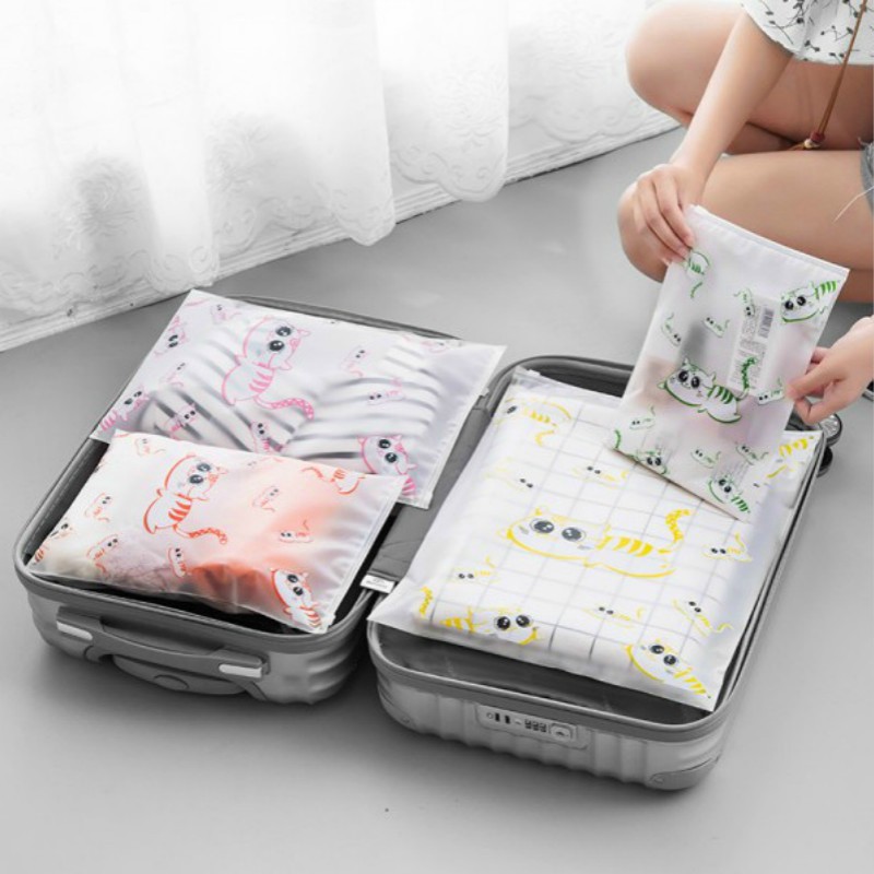 Travel Shoes Ziplock Pouch Organizer Makeup Kosmetik Motif Wanita Anti Air