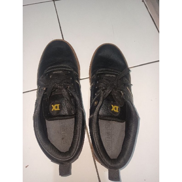 dx footwear size 44