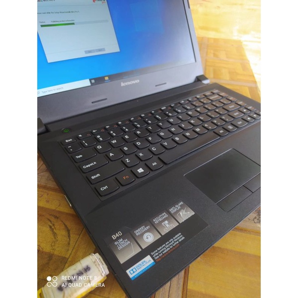 Laptop Lenovo B40-30 dengan Konektivitas USB 2.0 dan 3.0, HDMI, VGA, Ethernet