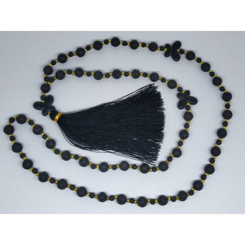 Kalung Manik Batu Hitam dengan rumbai benang
