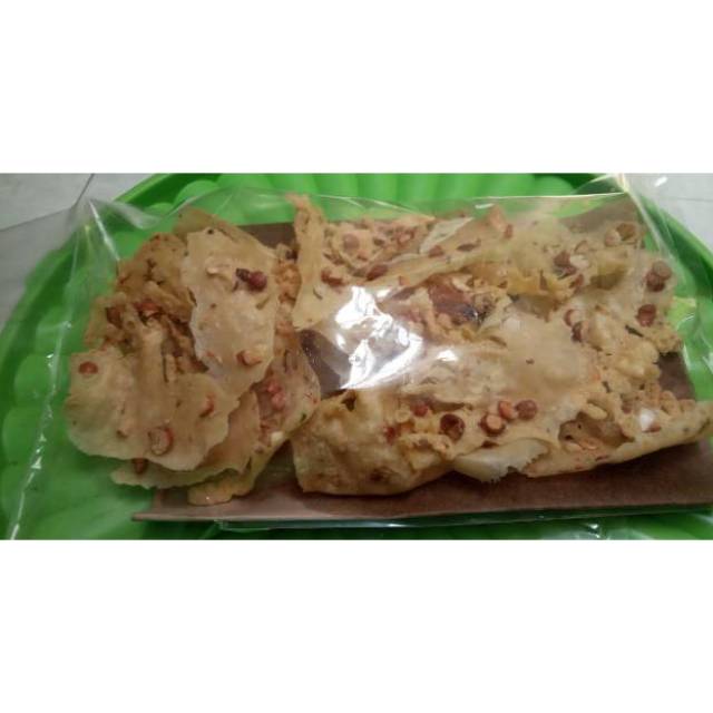 

Rempeyek Kacang 2 Bungkus x 150 gram = +- 300 gram Peyek Renyah dan Gurih