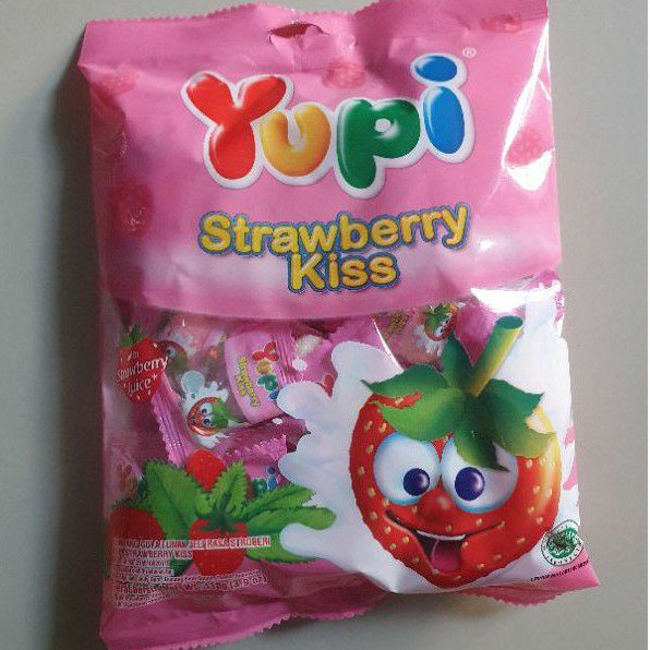 

Yupi STRAWBERRY KISS pemen bentuk LOVE size besar 110gr