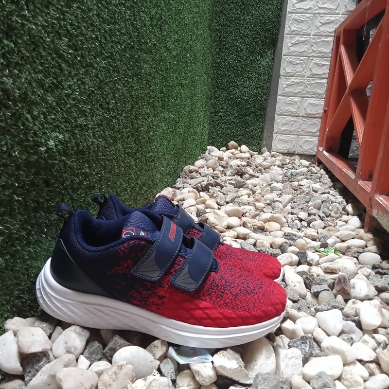 sepatu anak preloved precise