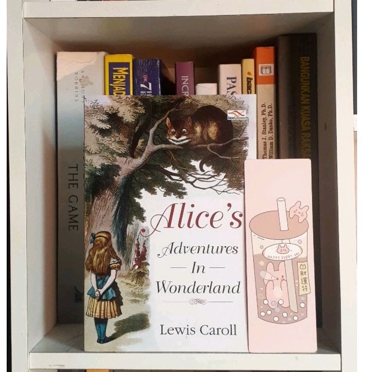 buku alice's adventures in wonderland - lewis caroll