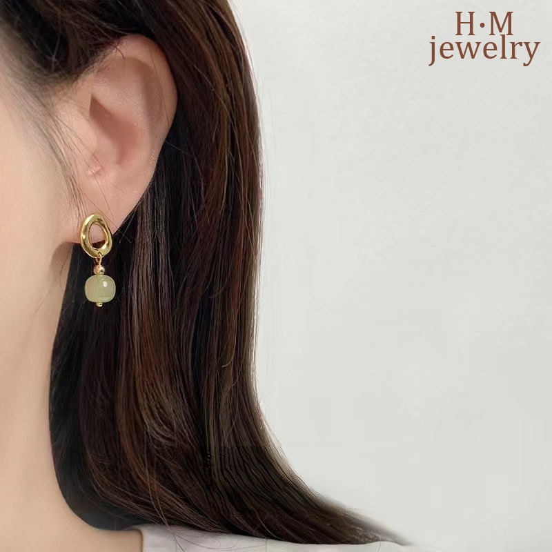 Anting Klip Tanpa Tindik Retro Dengan Batu Giok Hetian Untuk Wanita