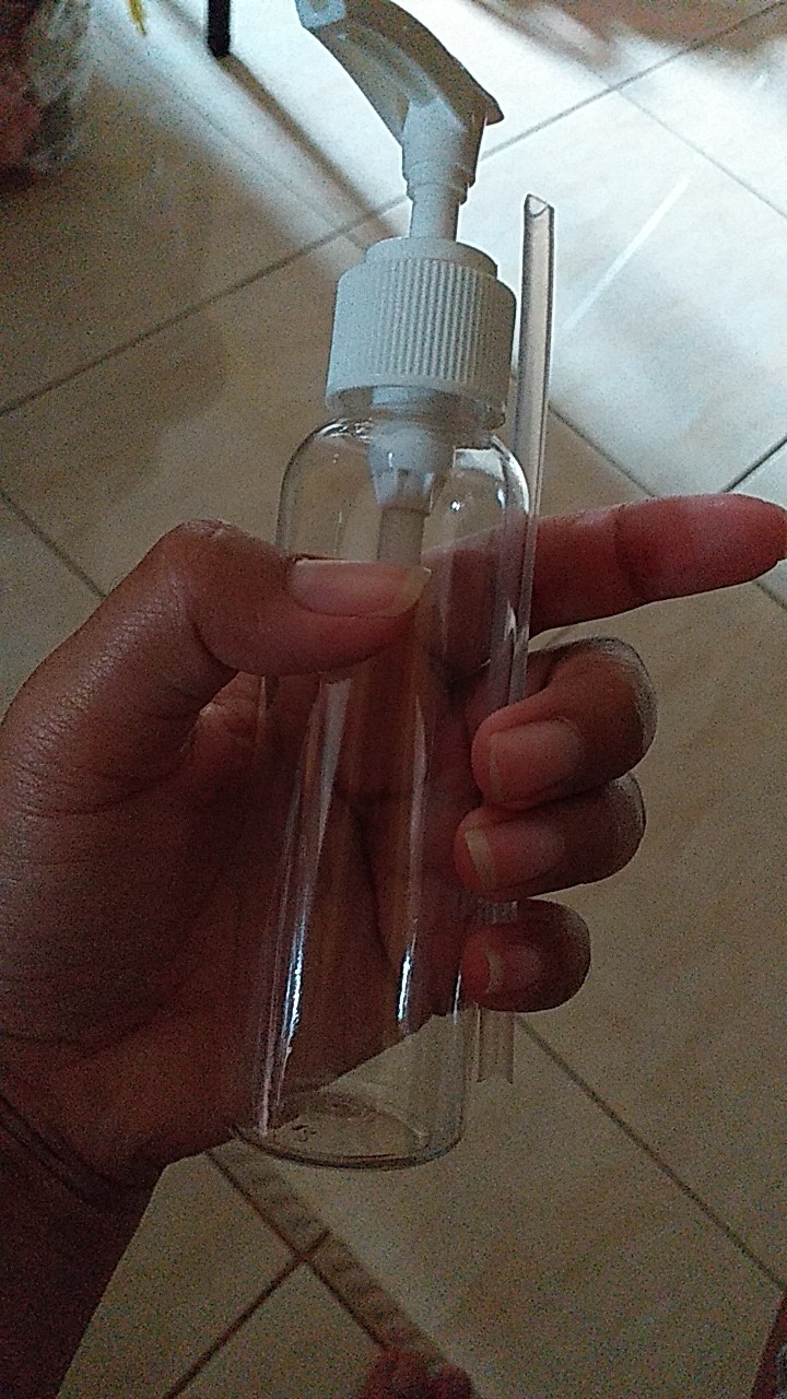 Botol Pump Putih   100 Ml  (include Sedotan )