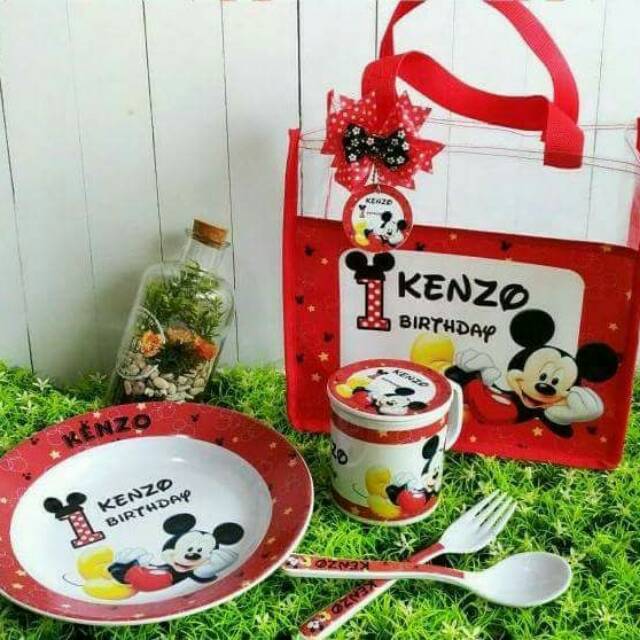 Souvenir Piring Melamin+Sendok Garpu+Mug Tutup Custom