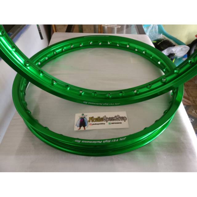 Ring 17 Jinfei hijau & gold 1 set depan belakang