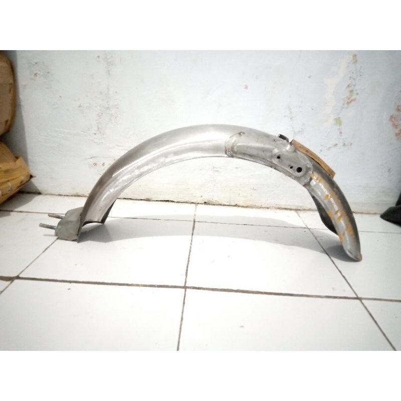 spakbor Cb 100 slebor belakang Cb