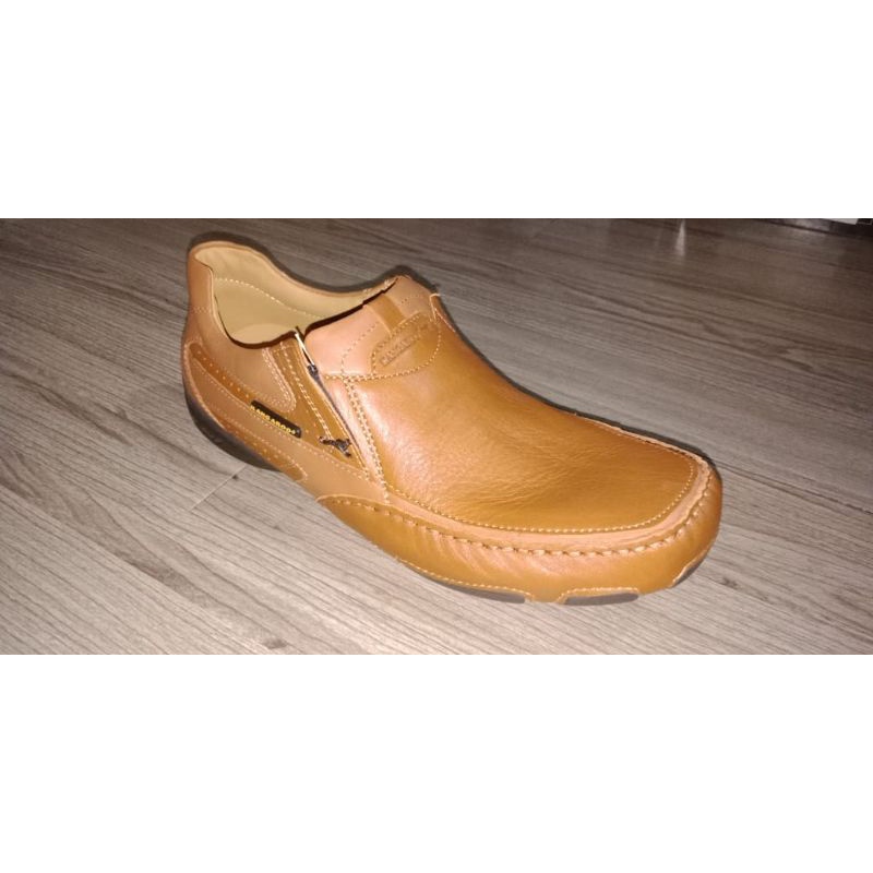 Sepatu Kangaroo