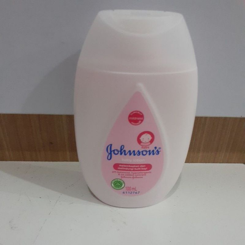 Johnson's Baby Lotion 100 ml dan 200 ml