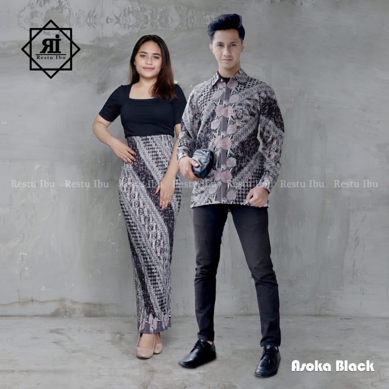 Couple rok prisket dengan kemeja batik//kemja batik semi sutra//couple batik keluarga//couple batiuk terlariss