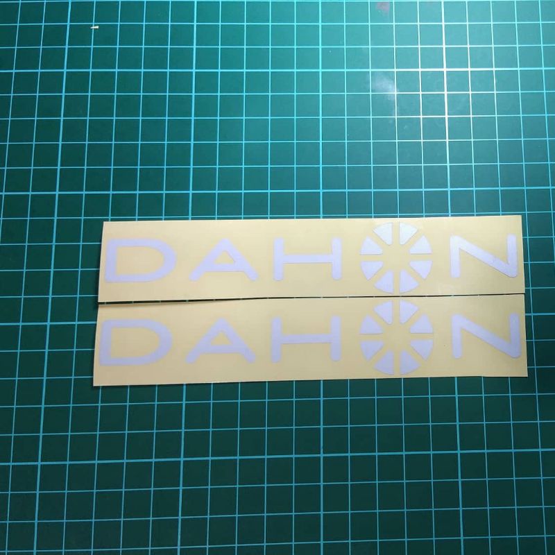 

Sticker Cutting Dahon White v.2 isi 2 pcs