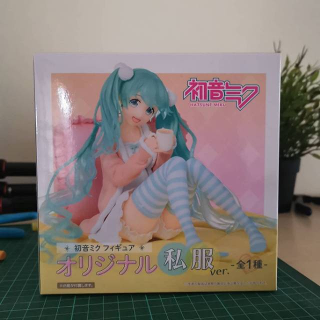 Prize Figure Hatsune Miku Casual Shifuku Ver ORI MISB