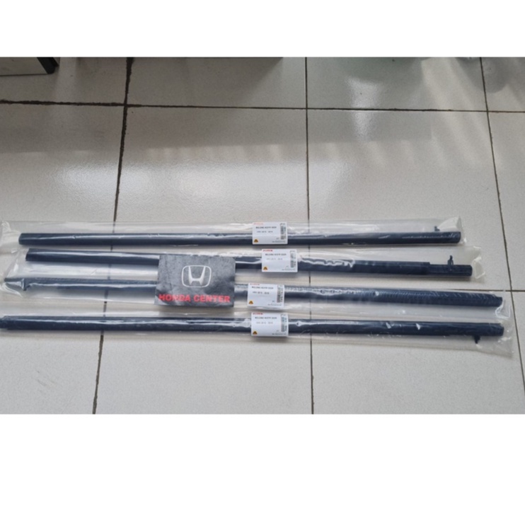 pelipit karet kaca luar weather strip molding door  hrv 2015 2016 2017 2018 2019 2020 2021 72410-T7A 72450-T7A 72910-T7A 72950-T7A