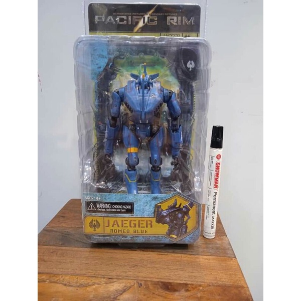 Mainan action figureJaeger romeo blue pacific rim necaTinggi sekitar 7 inchBy necaArtikulasi detailJ