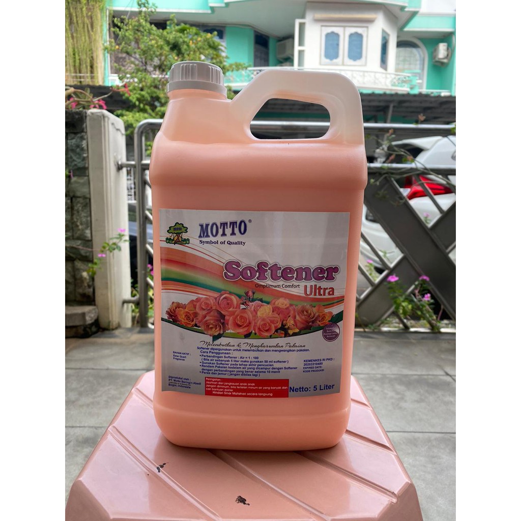 Softener Pelembut &amp; Pewangi Pakaian Laundry Ultra Orange MOTTO 5 Liter