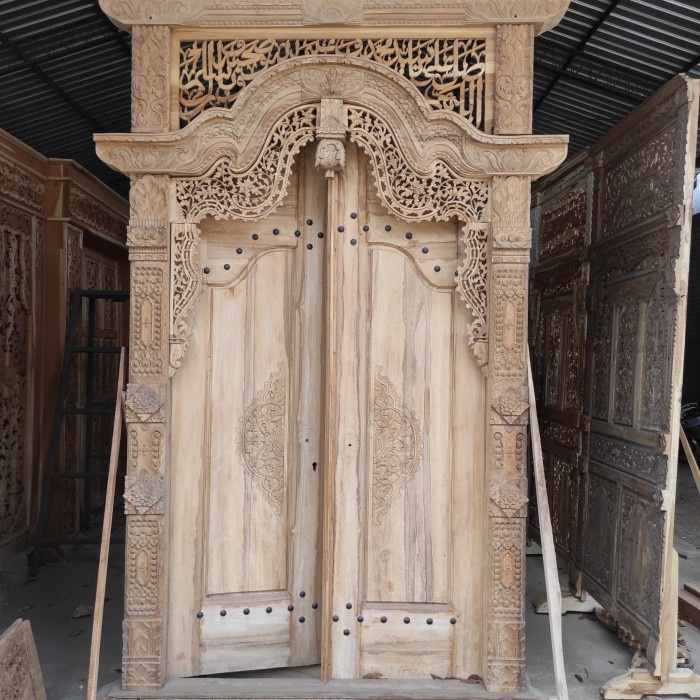 gebyok etnik / pintu relief / kusen pintu / furniture