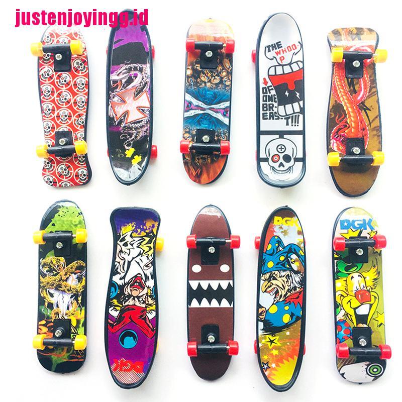 1pc Skateboard Jari Mini Kreatif Bahan Plastik