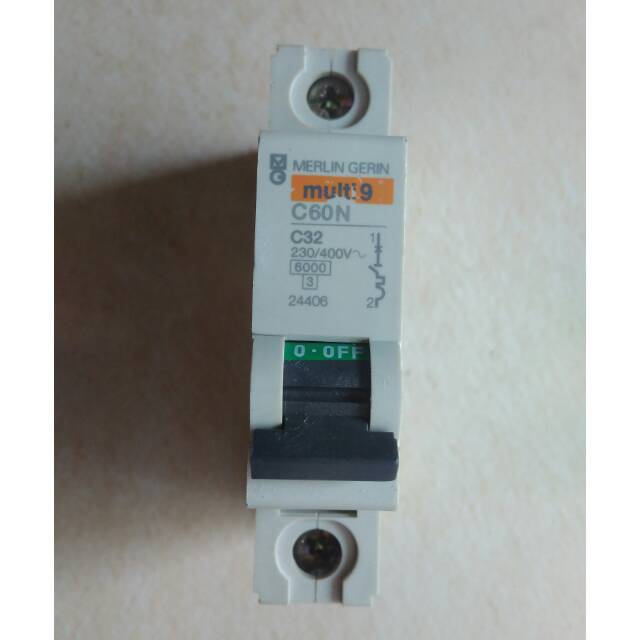 MCB Merlin Gerin C60N C32 Multi9 32Ampere copotan masih normal