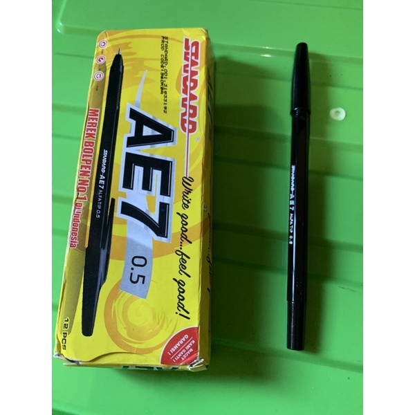 

Pena standard AE7 hitam