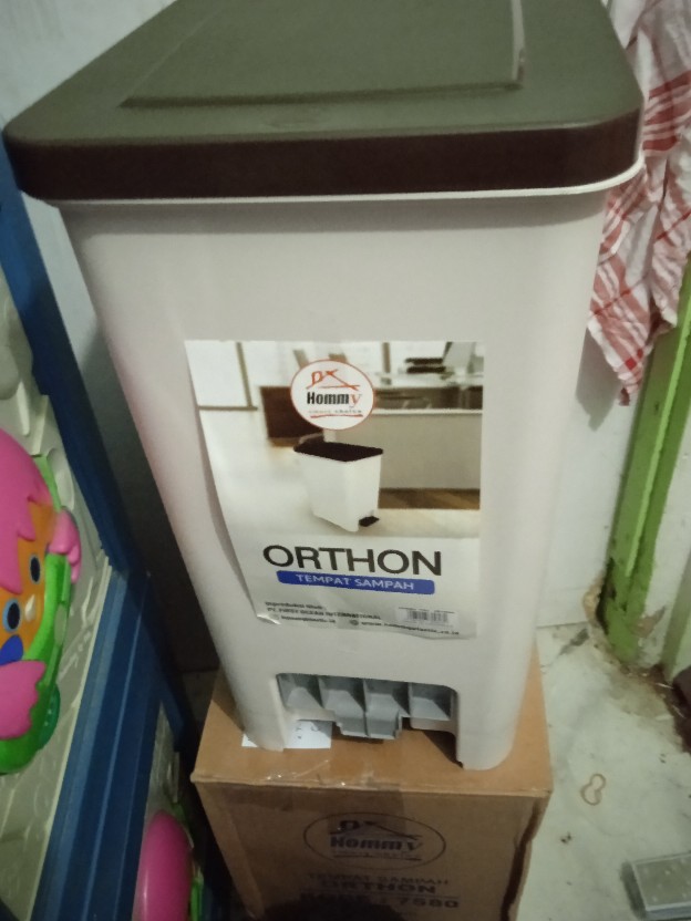 Tempat Sampah/tempat Sampah Injak/tempat Sampah Orthon/tempat Sampah 20liter/tempat Sampah Homy