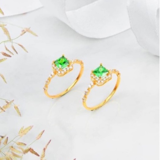 Cincin Emas Solitaire Hijau Persegi - Toko Emas Gadjah