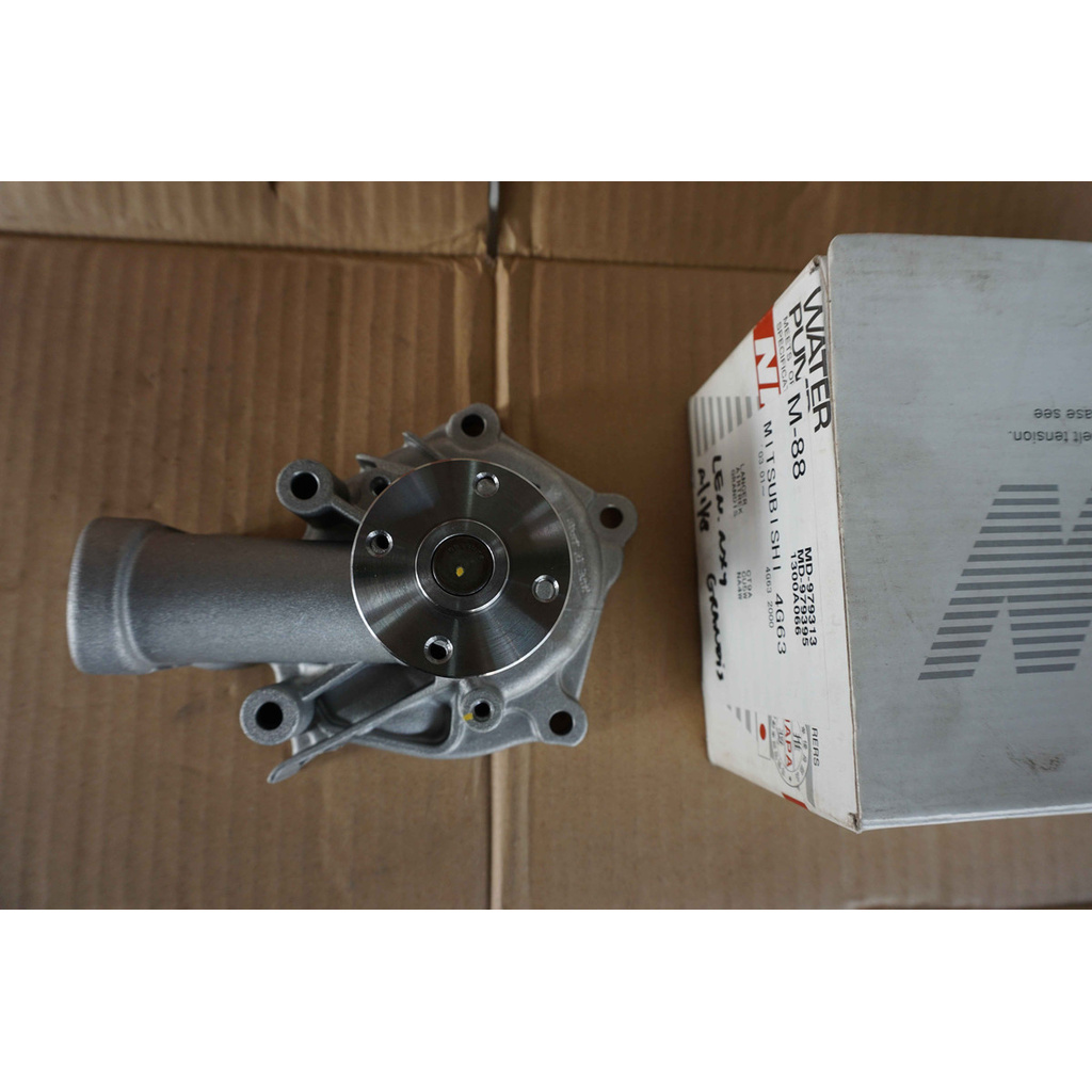 Water Pump Waterpump Mitsubishi Grandis merk NPW M-88