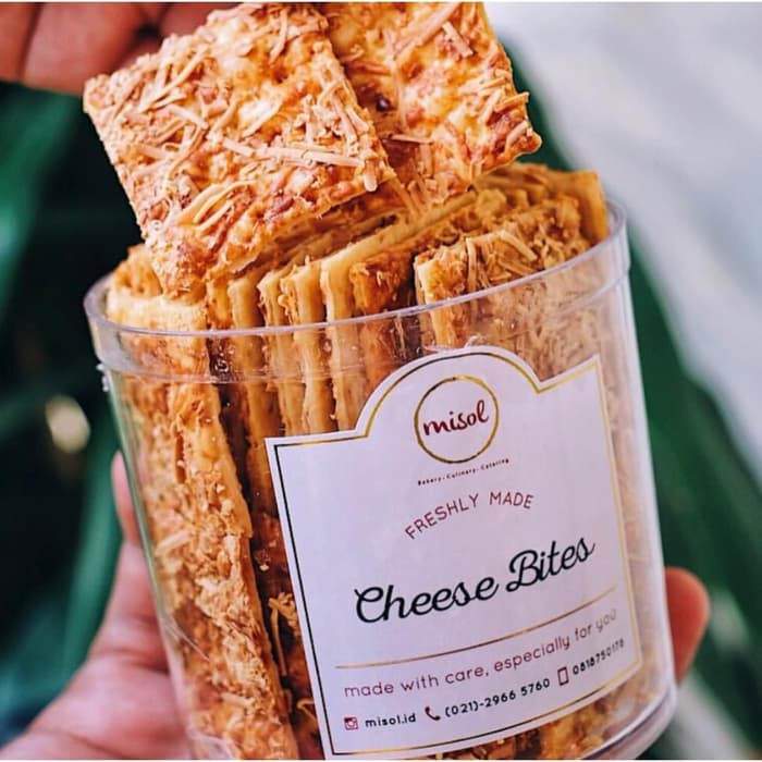 

Cheese Bites Kue Kering MISOL netto 141 Gr kemasan Toples Bulat