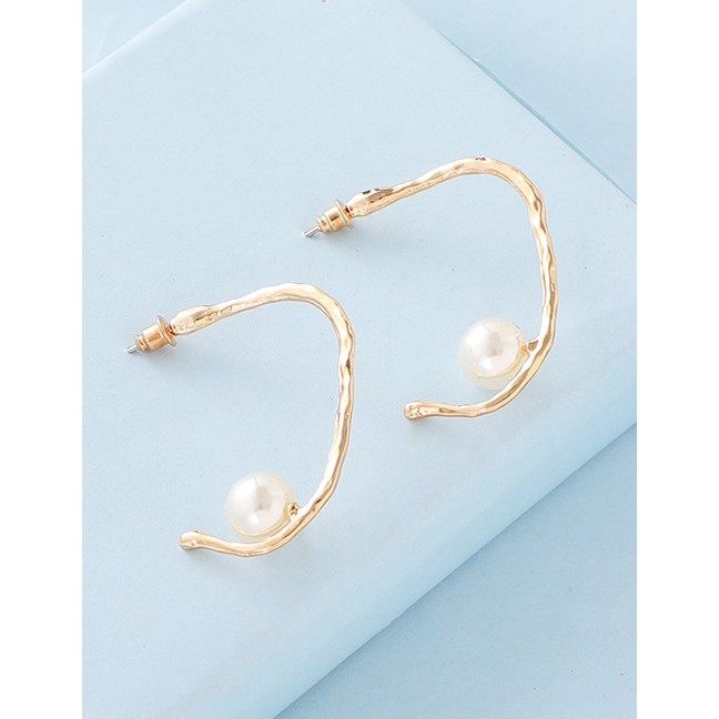 LRC Anting Tusuk Fashion Gold Metal C-shaped Pearl Stud Earrings F61522