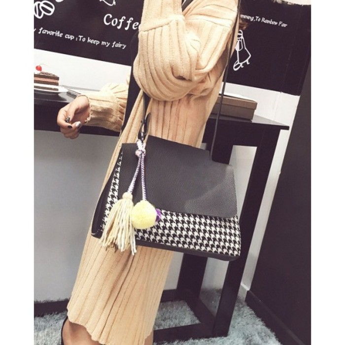TAS SELEMPANG HAND BAG BESAR GRID HITAM KEREN MURAH BRANDED WANITA CNK