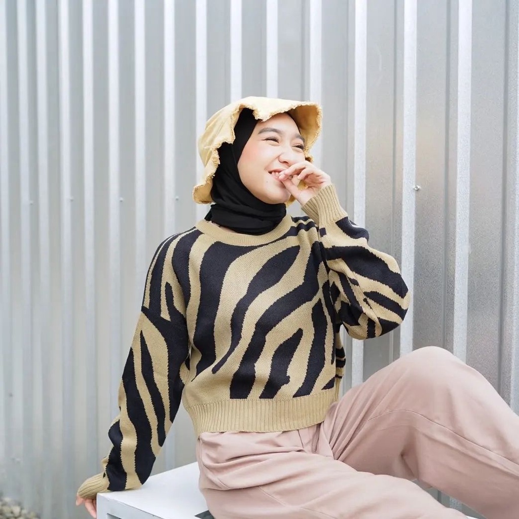 Sweater Cardigan Rajut Arabele Crop Blouse - Premium Motif Zebra | Dhea Fashion