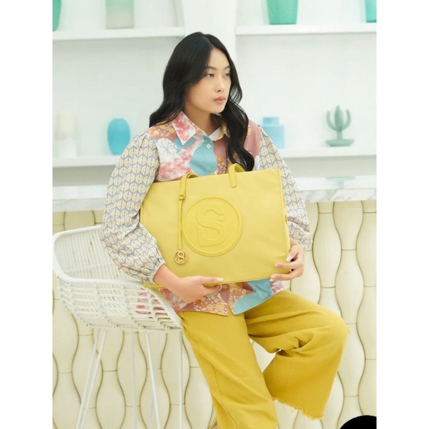 buttonscarves aaliya nylon tote bag