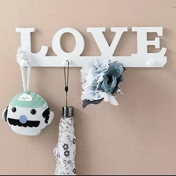 Rak Dinding Pola LOVE (dengan 4 buah hook gantungan) Wall Shelf 38*10cm suvenir pernikahan