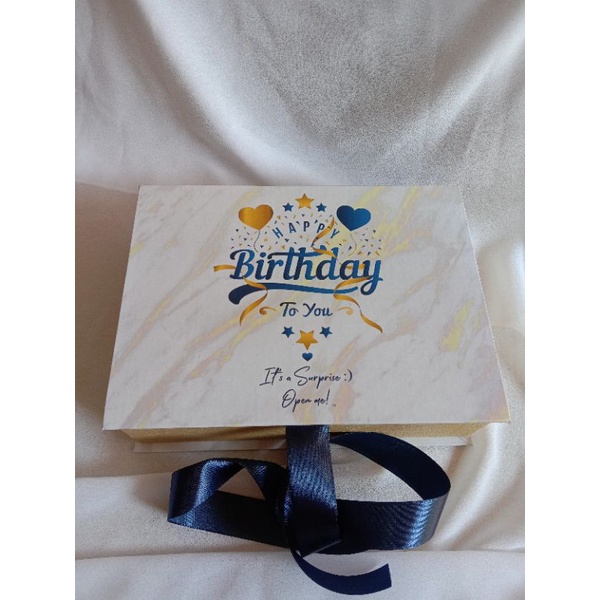 

Riapoenya hardbox buku 25x25x5