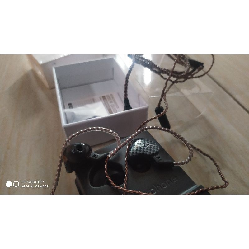 KZ ZST WITH MIC GAMING. VOKAL TREBEL BAS PEDES