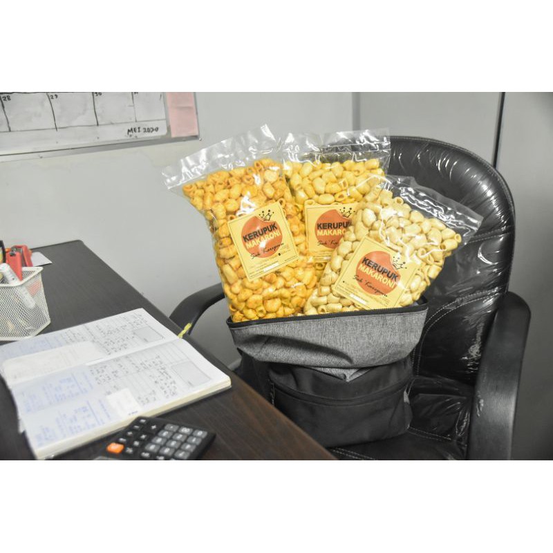 

Kerupuk Makaroni Sak'karepmu Cemilan