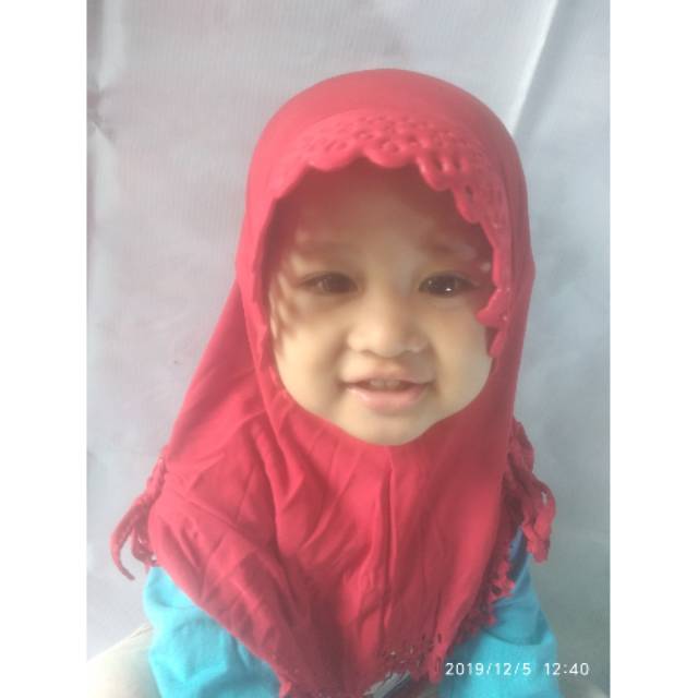 1i Jilbab bayi merah / jilbab anak merah