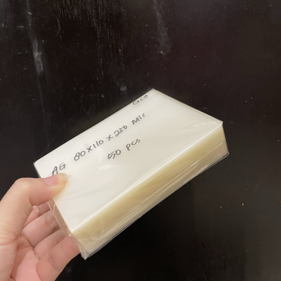 

Bahan Kertas plastik Laminating anggota 8 x 11 cm 1 pak isi 50pcs