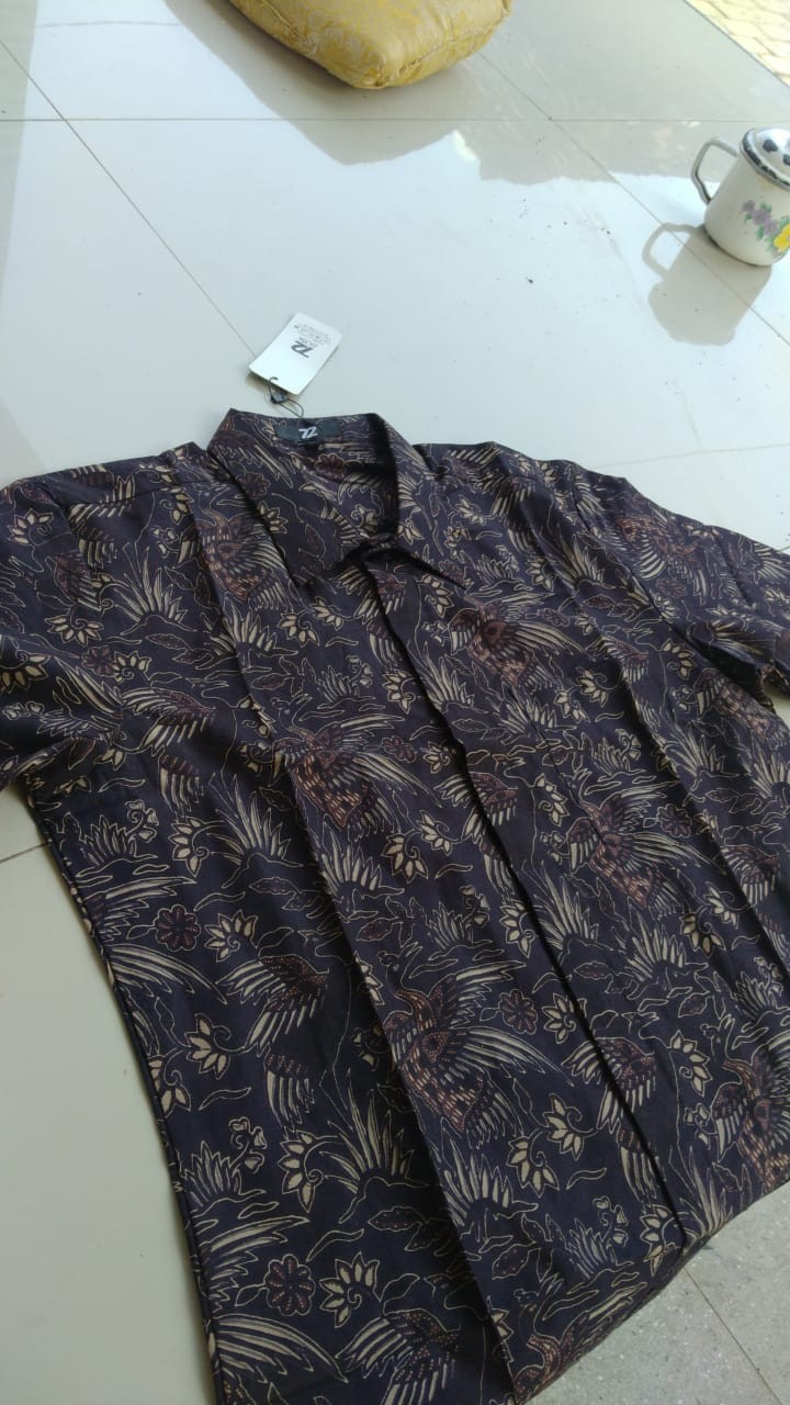 Kemeja Batik Pria Lengan Pendek Slimfit Premium Bangau Two Tone Siang Sore Hitam 726610 Cap 72