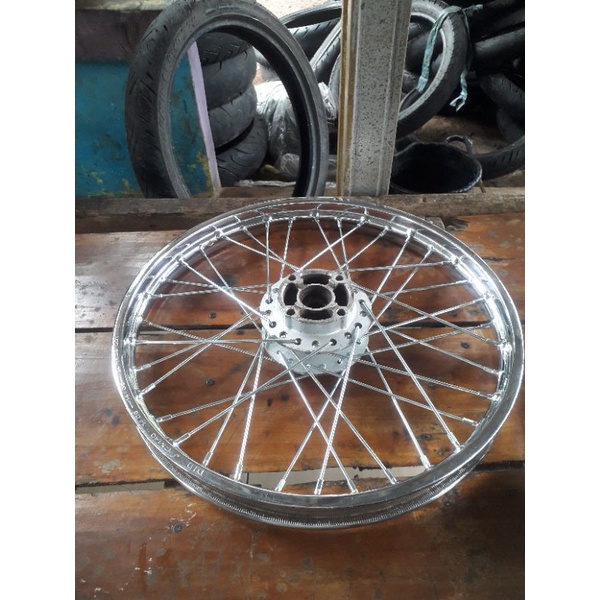 pelek veleg set depan revo absolut