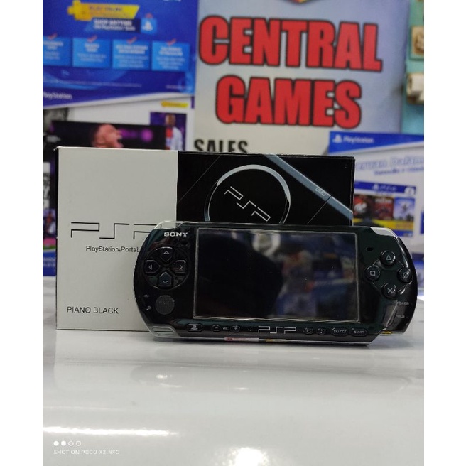 Psp 3000 dan 2000 sony 32gb full games Like new