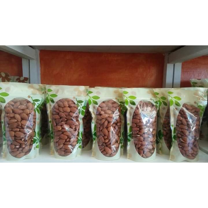 

Kacang Almond Panggang Kupas 500gr / Roasted Almond 1/2kg - Gurih