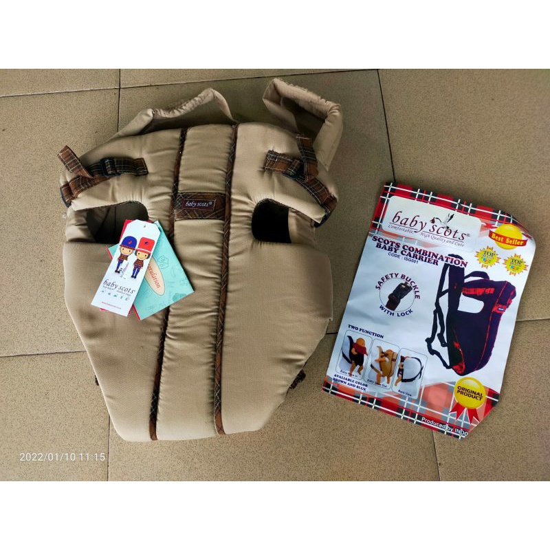 Gendongan Depan Baby Scots