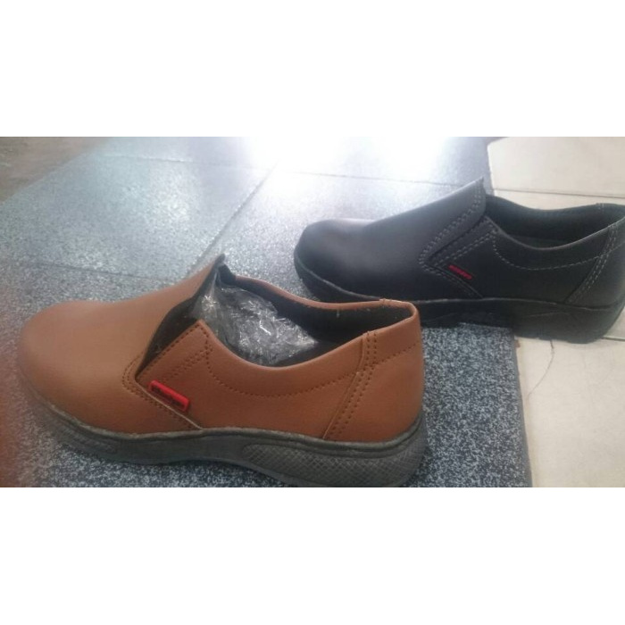 safety shoes (sepatu safety)