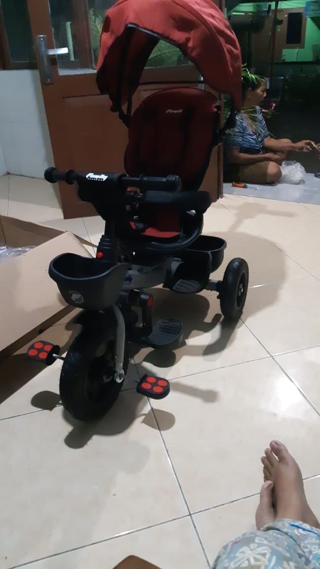  Family  Stroller Sepeda  Roda Tiga supreme Clarte  Merah 