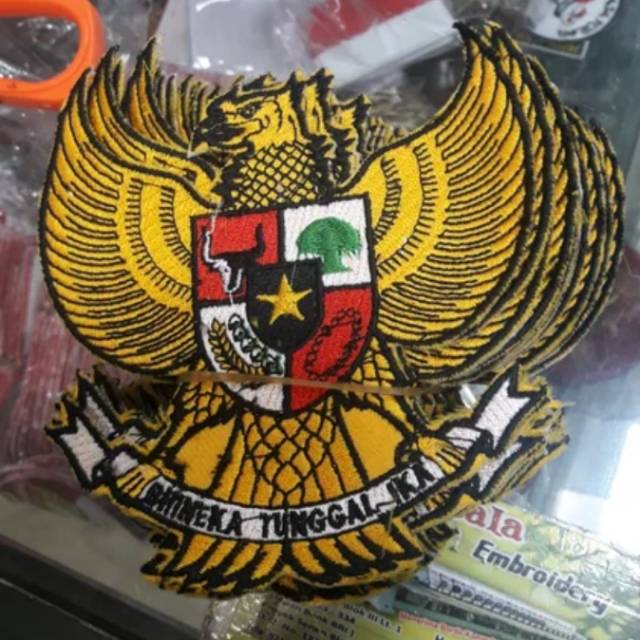 Bordir logo garuda besar