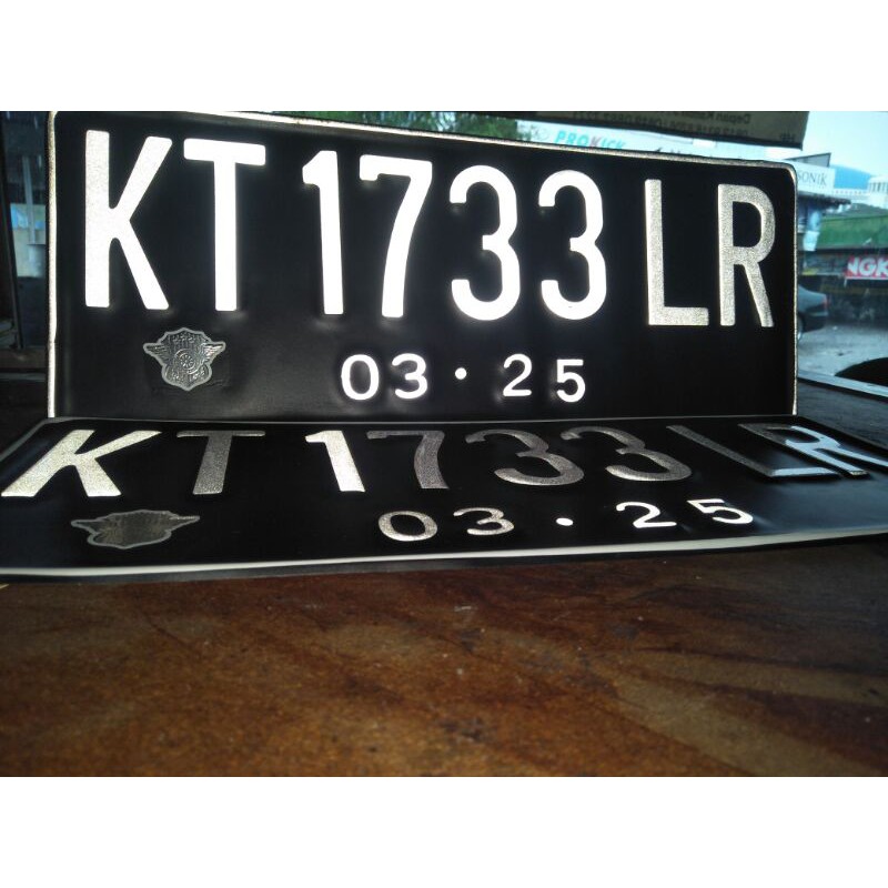 

cutting stiker pas kena cahaya pantul balik